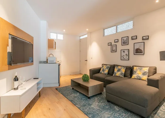 Quiet Stylish Studio, Smart Tv, Six Flags 1k